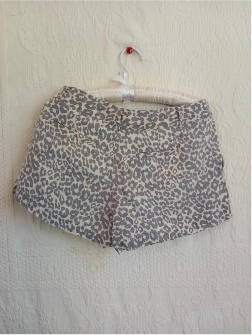 Cynthia Rowley linen shorts gray beige leopard animal print neutral Y2K low rise
